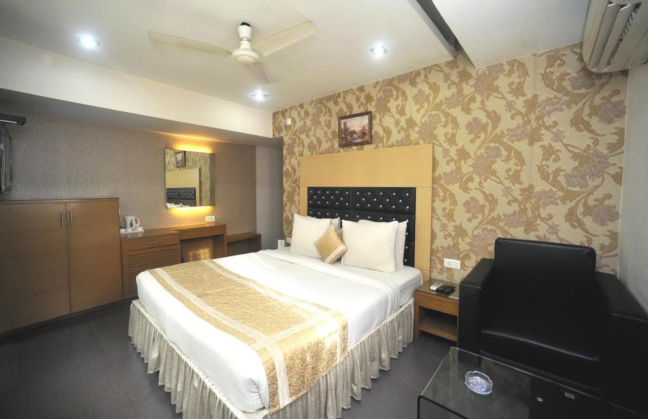 Hotel Lee International Kolkata Ngoại thất bức ảnh