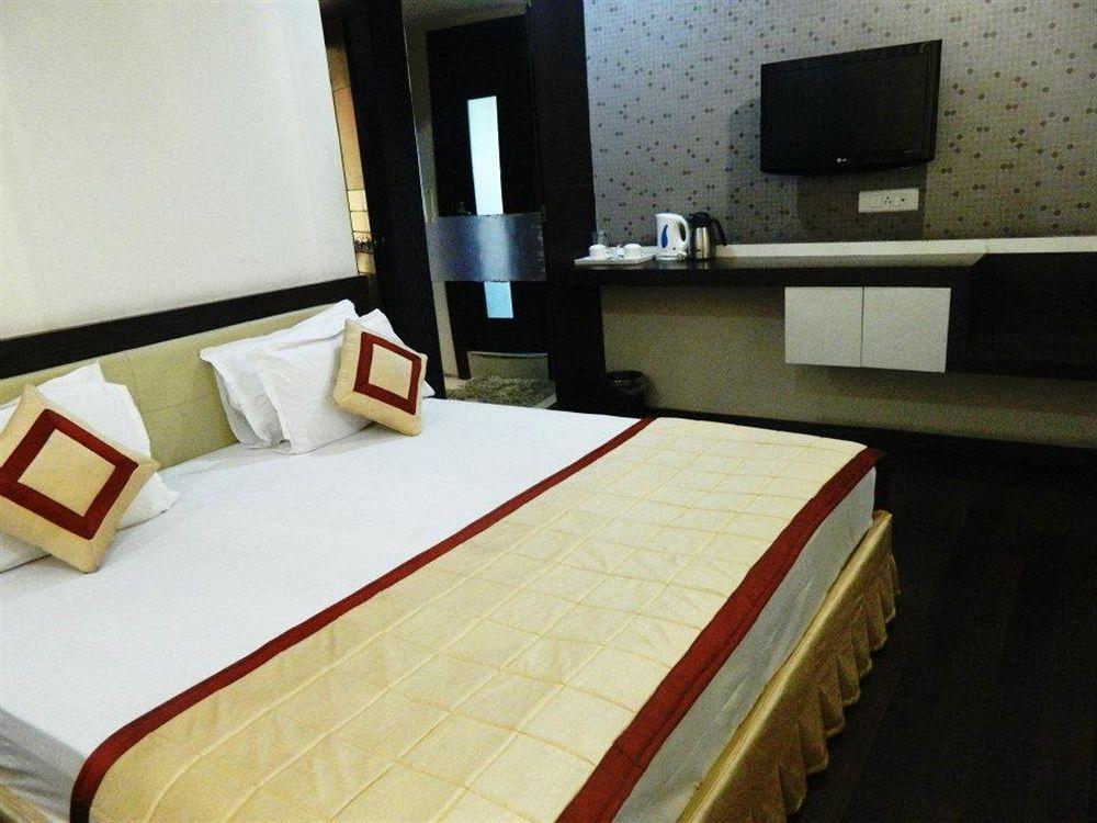 Hotel Lee International Kolkata Ngoại thất bức ảnh