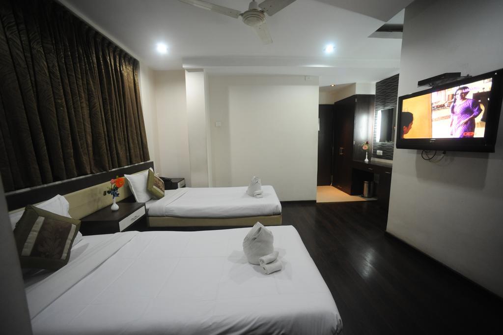 Hotel Lee International Kolkata Ngoại thất bức ảnh