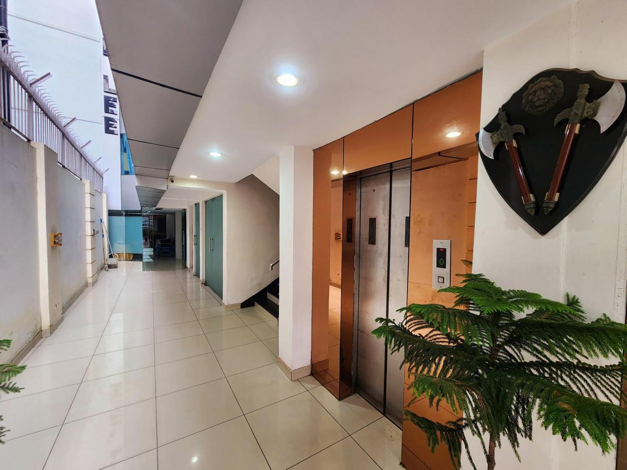Hotel Lee International Kolkata Ngoại thất bức ảnh